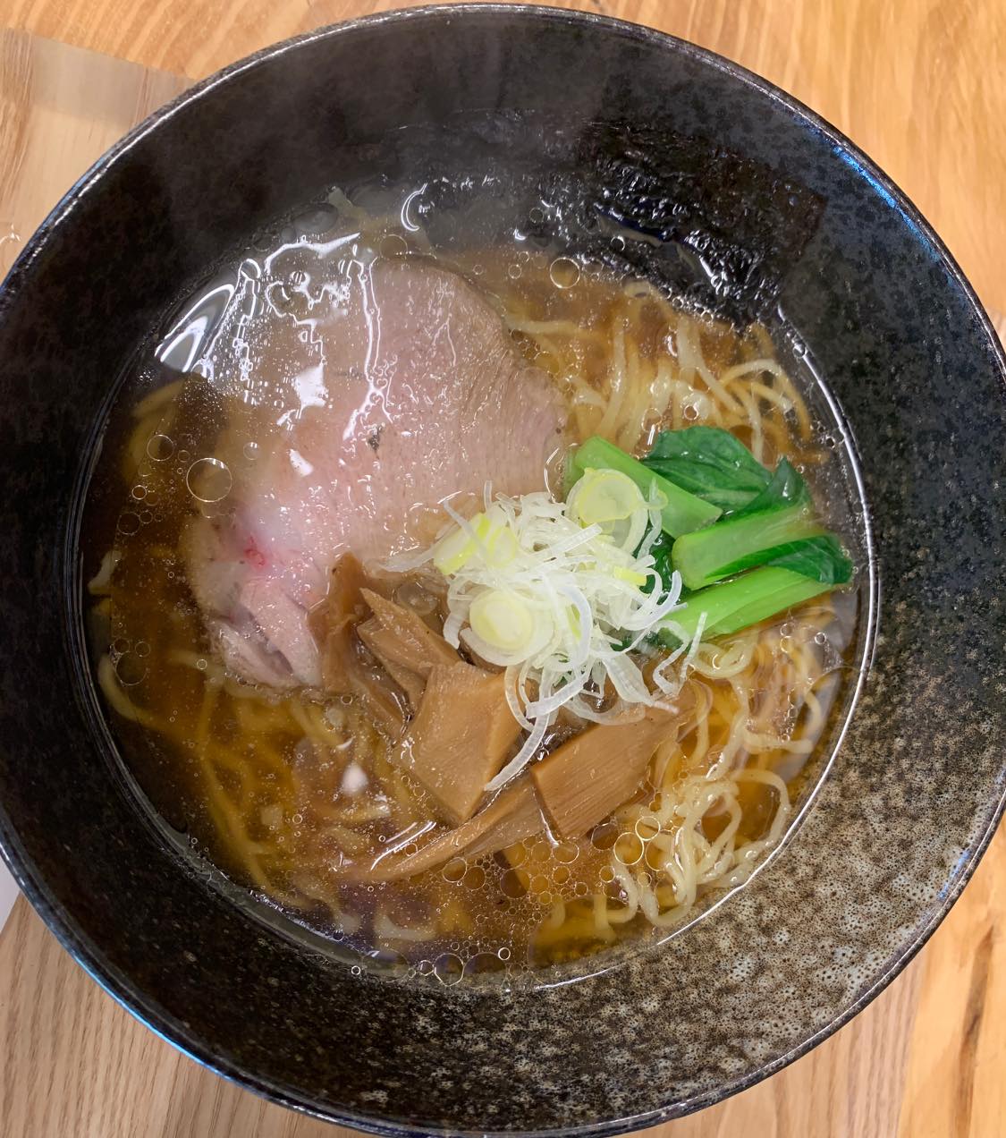 ランチもできて、夜ご飯も食べられて、野菜も買える三川食堂です。元気に営業しています。写真は「中華そば　850円」。11月の売り上げ数ランキングでは堂々の2位でございます。野菜の無人販売も充実しています！安いですよ！ご来店お待ちしています！三川食堂営業時間　11:30〜15:00 / 定休:火曜日夜の居酒屋としてのご利用する場合は連絡お願いします。お弁当、オードブルの注文も承ります️ 09068691336