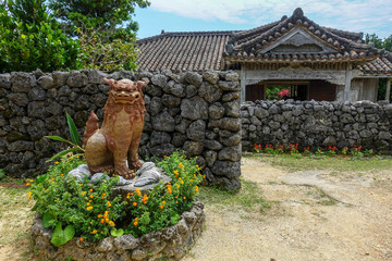 石垣島の擁壁と観光地探訪—美しい自然と「三川食堂」で過ごす一日|三川食堂